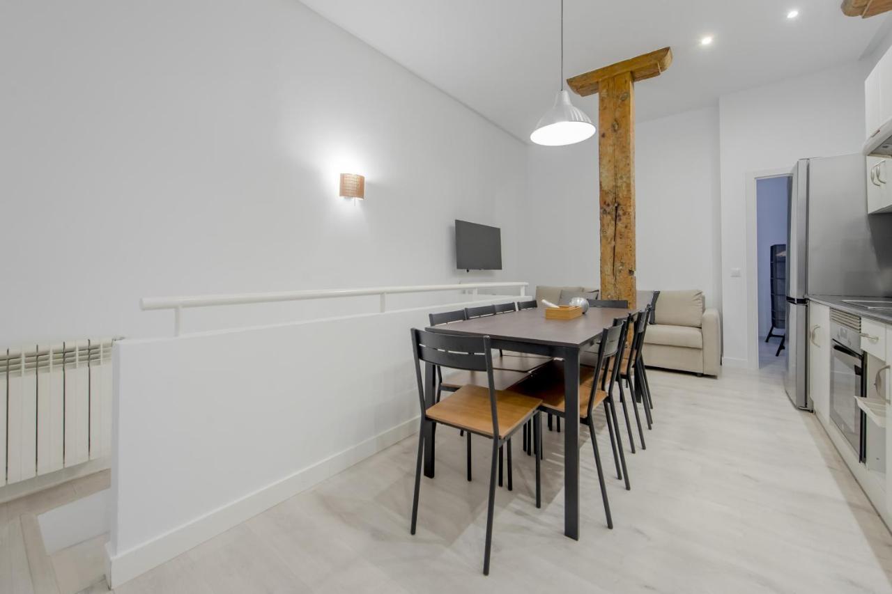 Cool/Soho Style Apt Para 9Pax C/Luciente Madrid Exterior photo